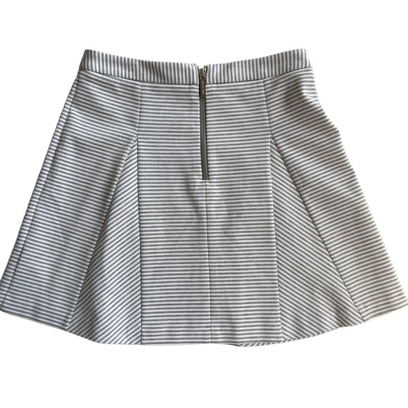 Michael Michael Kors Women’s size 2 Gray Striped A-Line Flare Mini Skirt - Picture 9 of 9